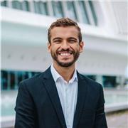 Especialista em Direito do Trabalho, Direito Processual do Trabalho e Direito Processual Civil